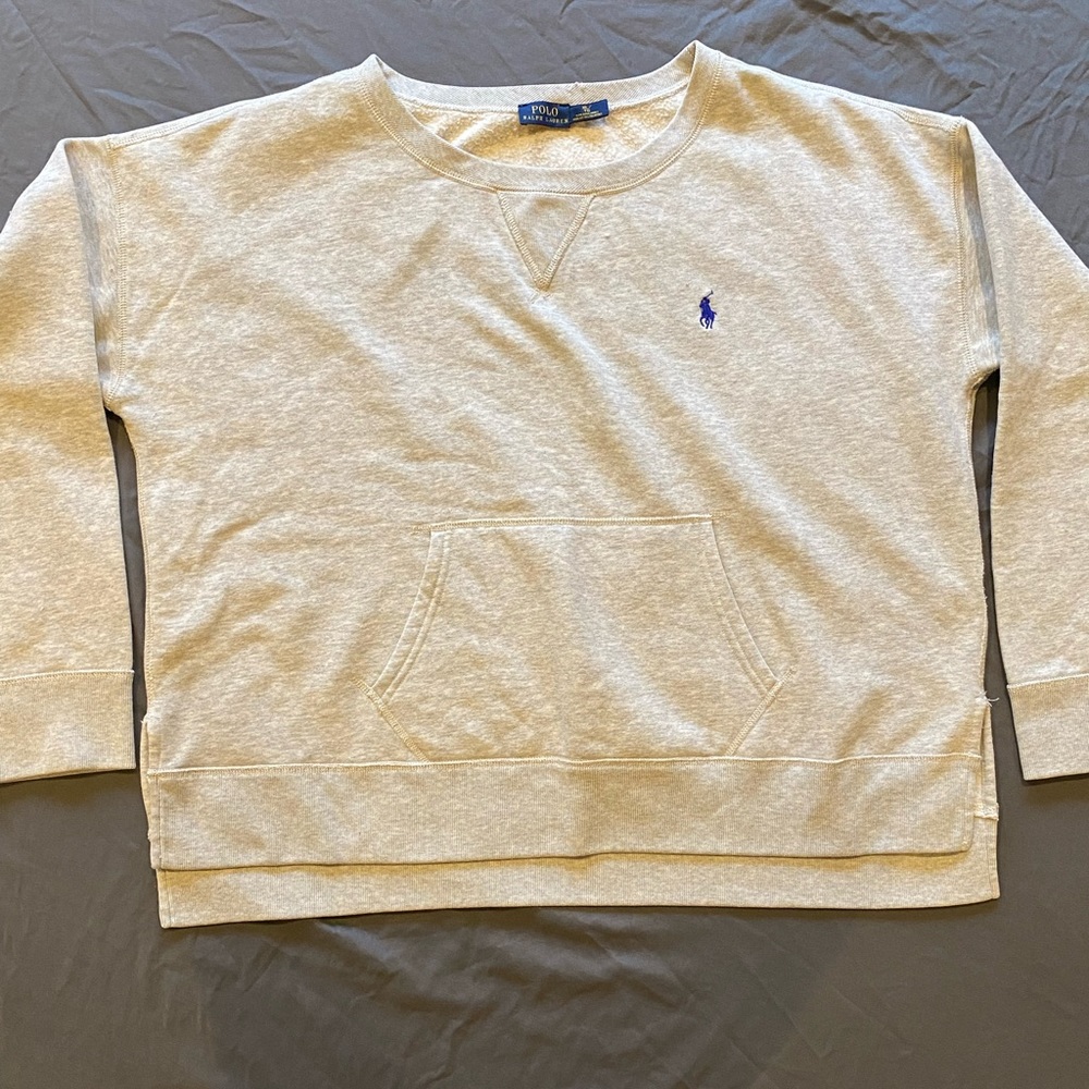 Polo sweatshirt.
